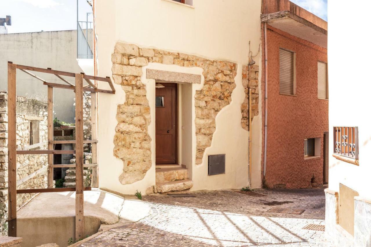 Domu Ala - Bynos Homes Baunei Exterior foto